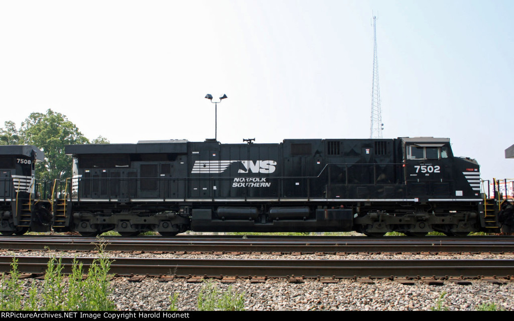 NS 7502